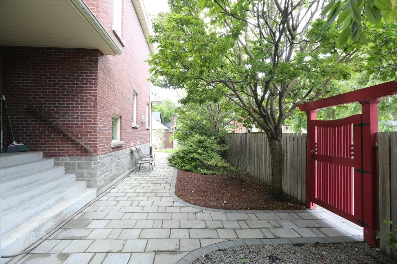 Phoebe Wang Toronto Exterior foto